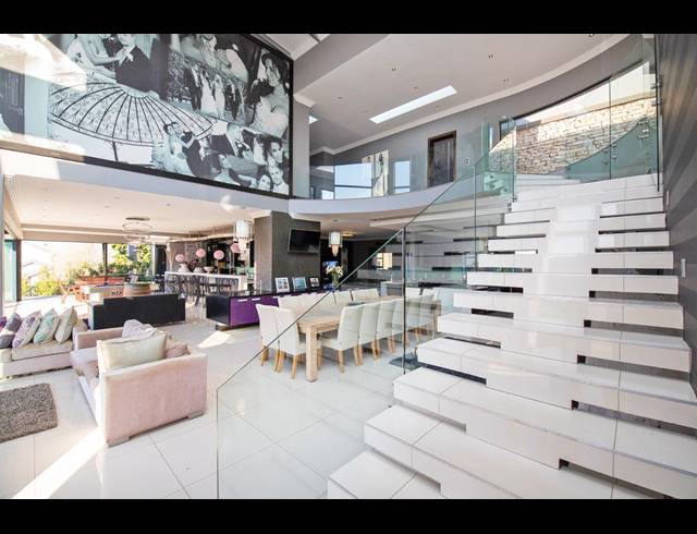 BEDROOM HOUSE FOR SALE IN MIDSTREAM ESTATE